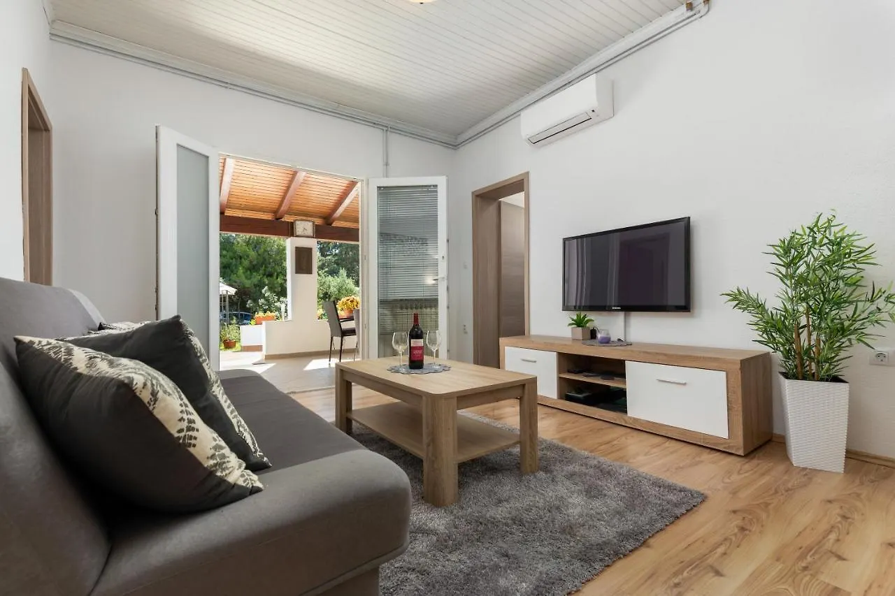 Apartments Elita 로비니 0*,  크로아티아