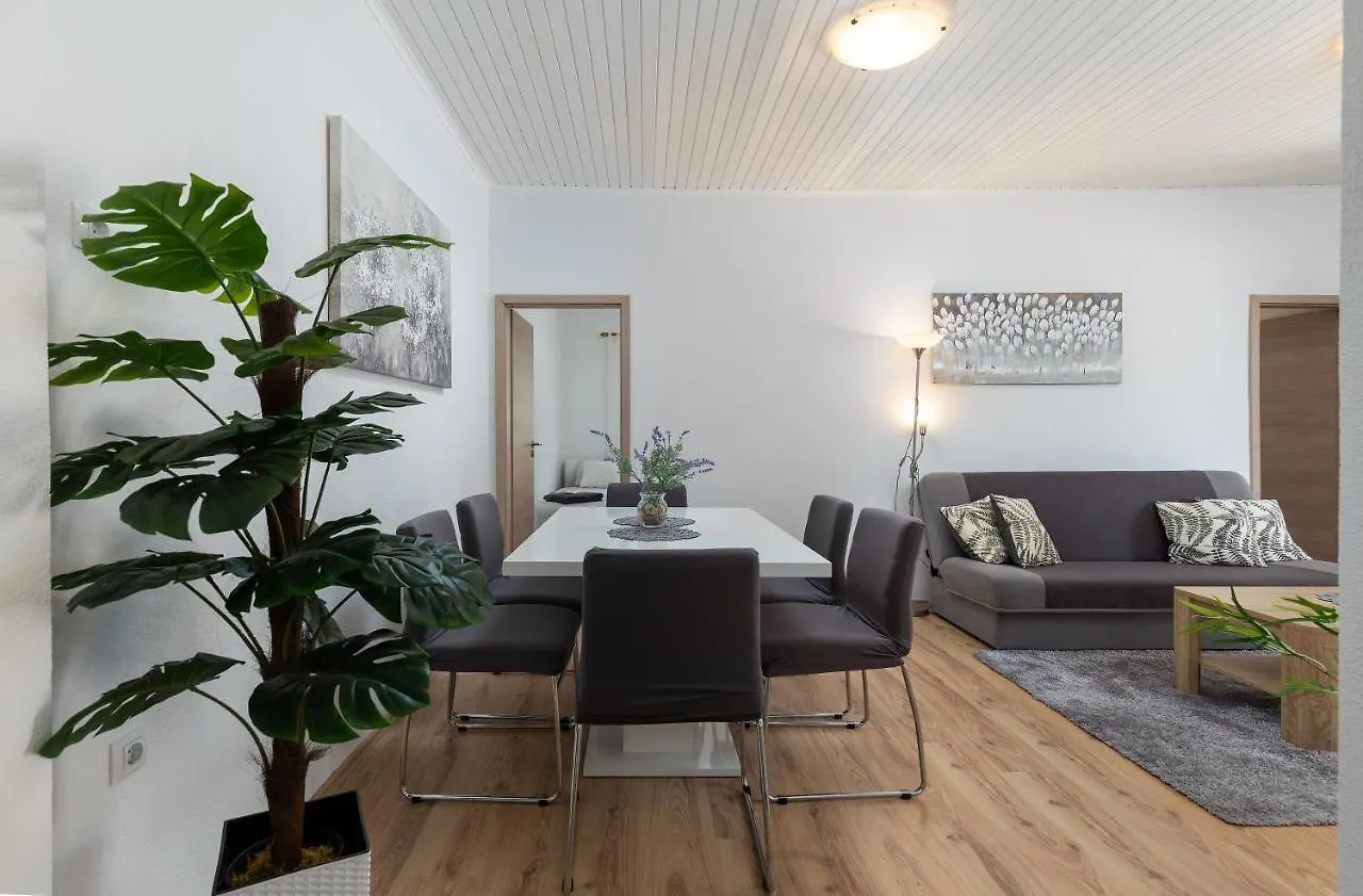 Apartments Elita 로비니