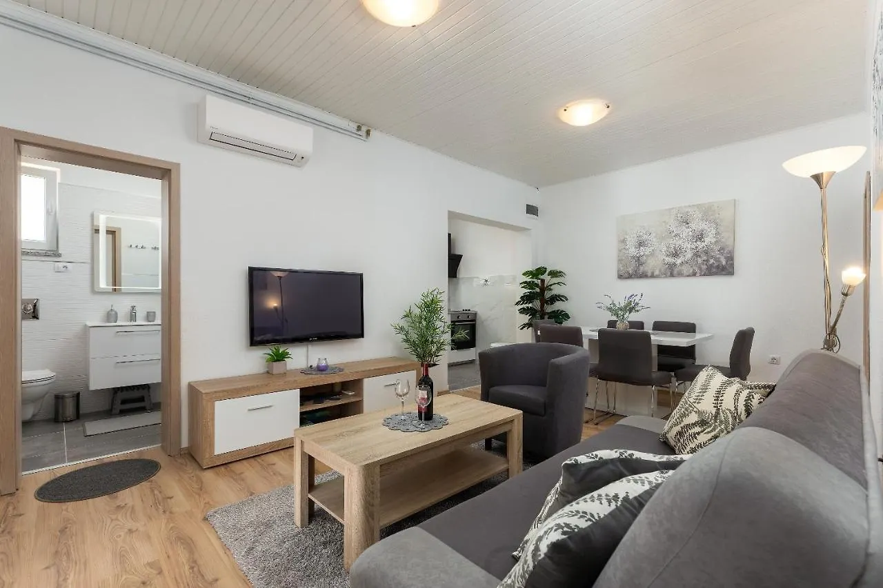 Apartments Elita 로비니